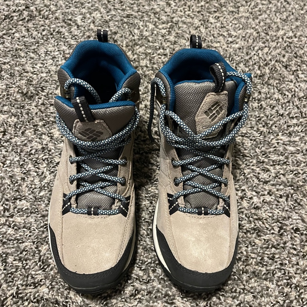 Columbia mid waterproof shoes , size 7,5